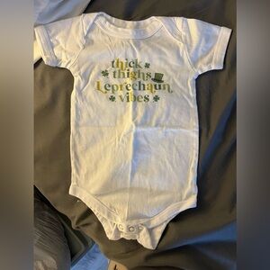 Caden Lane Leprechaun Graphic Bodysuit Size Med VGUC